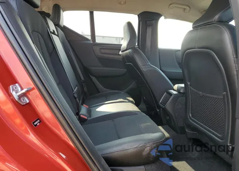 2020 Volvo Xc40 T4 Momentum z USA, uszkodzony, nr VIN YV4AC2HK1L2211114